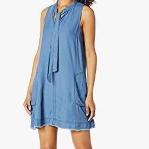 Splendid Women's Sleeveless Tie Neck Dress. Size XS.